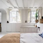 Bright & Cosy Hideaway In Le Marais
